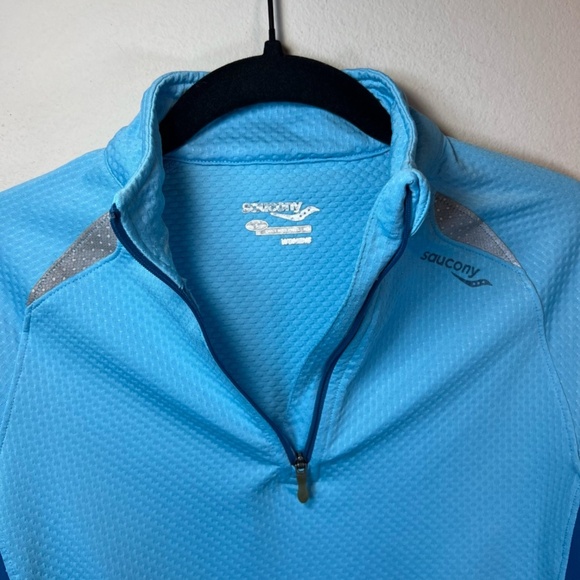 Saucony Athletic 1/4 Zip Pullover Shirt Top Blue Running Reflective Womens Small - Picture 3 of 15